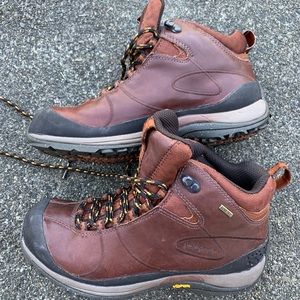 Brand new Patagonia hiking boot.